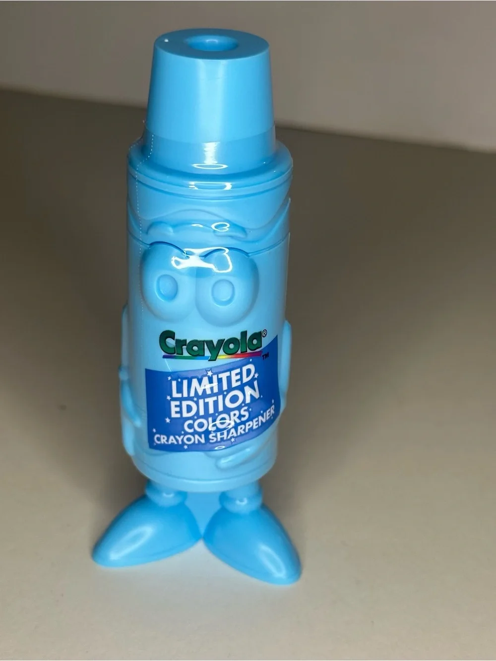 Crayola Limited Edition Blizzard Blue Retired Colors Crayon Sharpener Blizz NEW